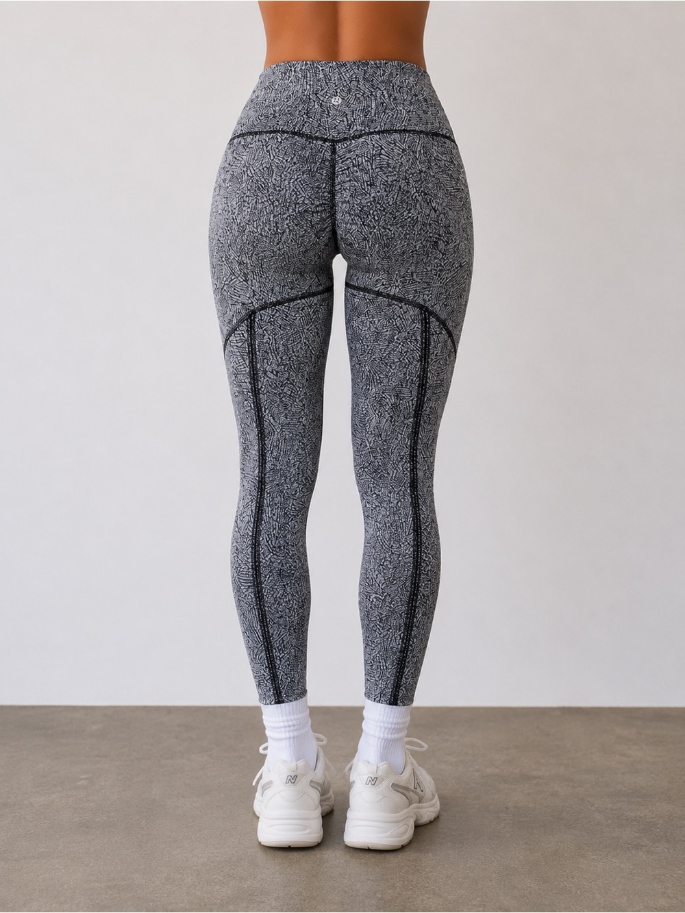 Lululemon Wunder Under Luxtreme Leggings Black and White